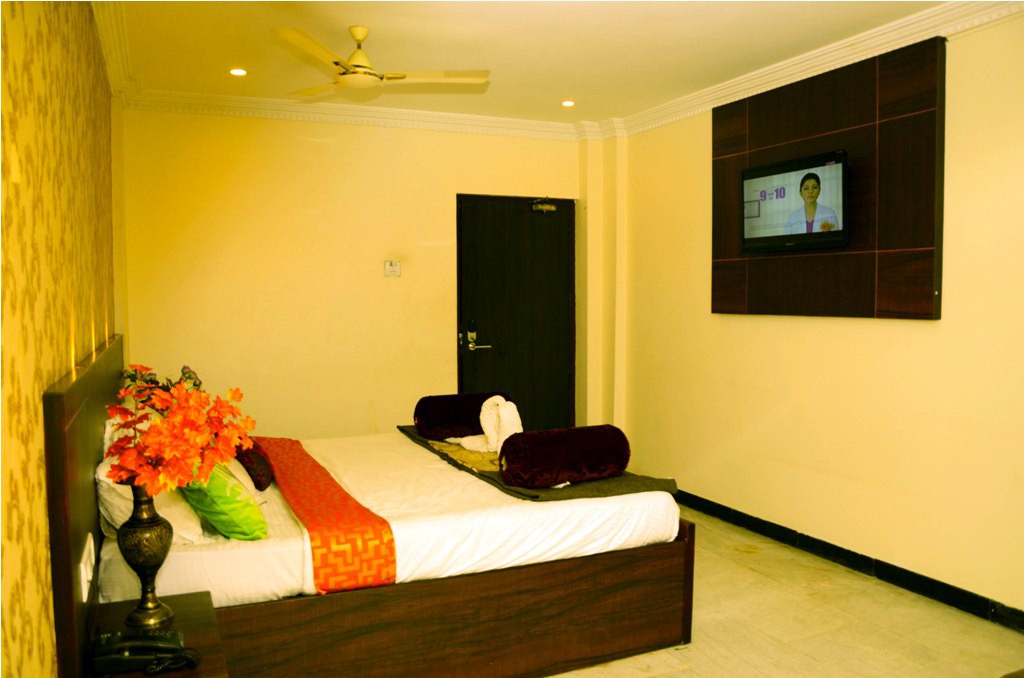 Double AC room, alternate view