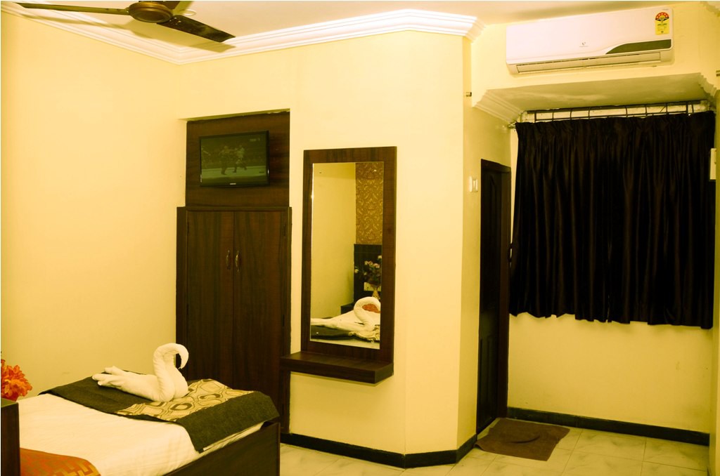 Single AC room, alternate view