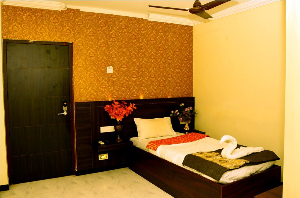 Single AC room